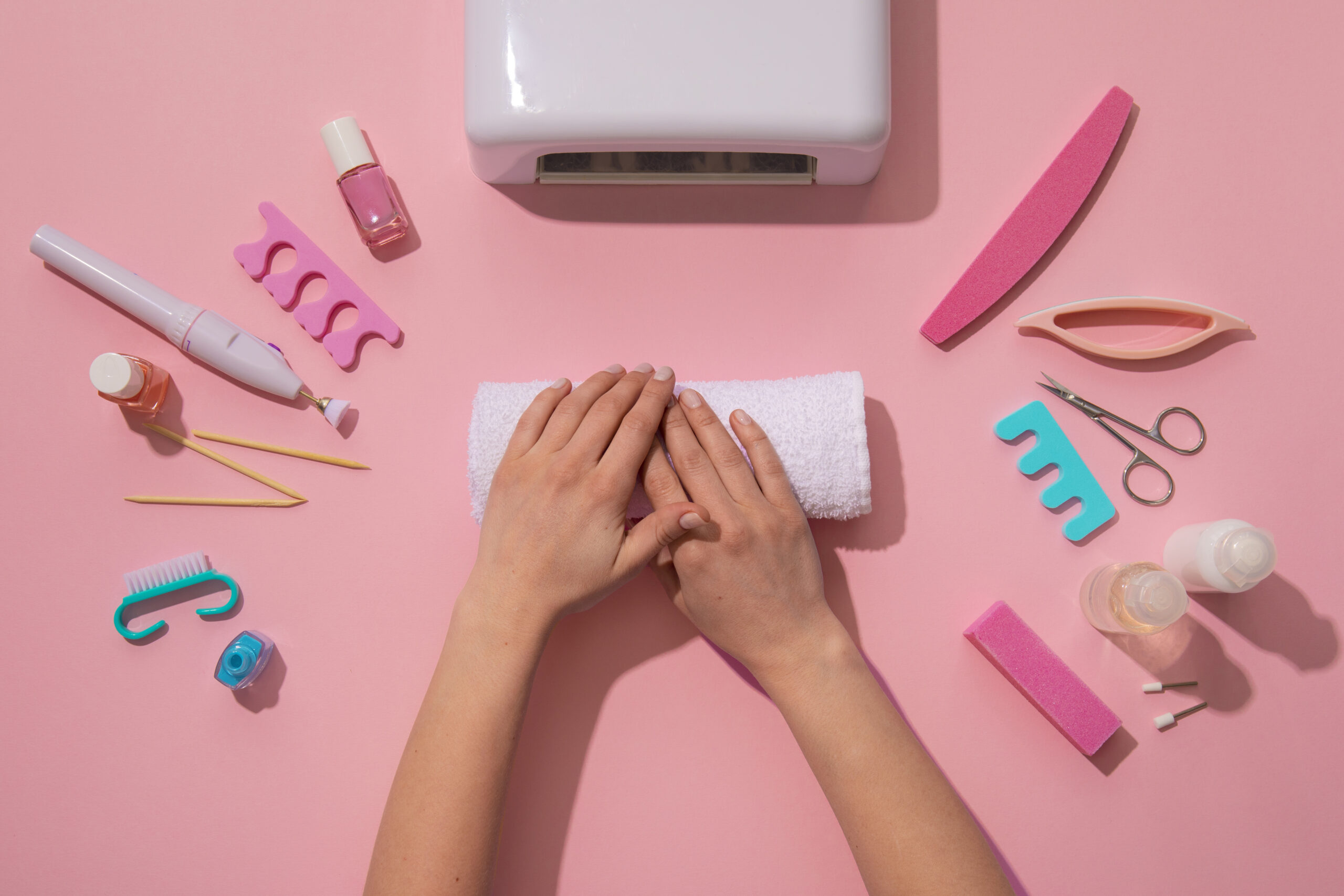 Lire la suite à propos de l’article Formation pour les ongles en gel : deviens une pro des ongles depuis chez toi !